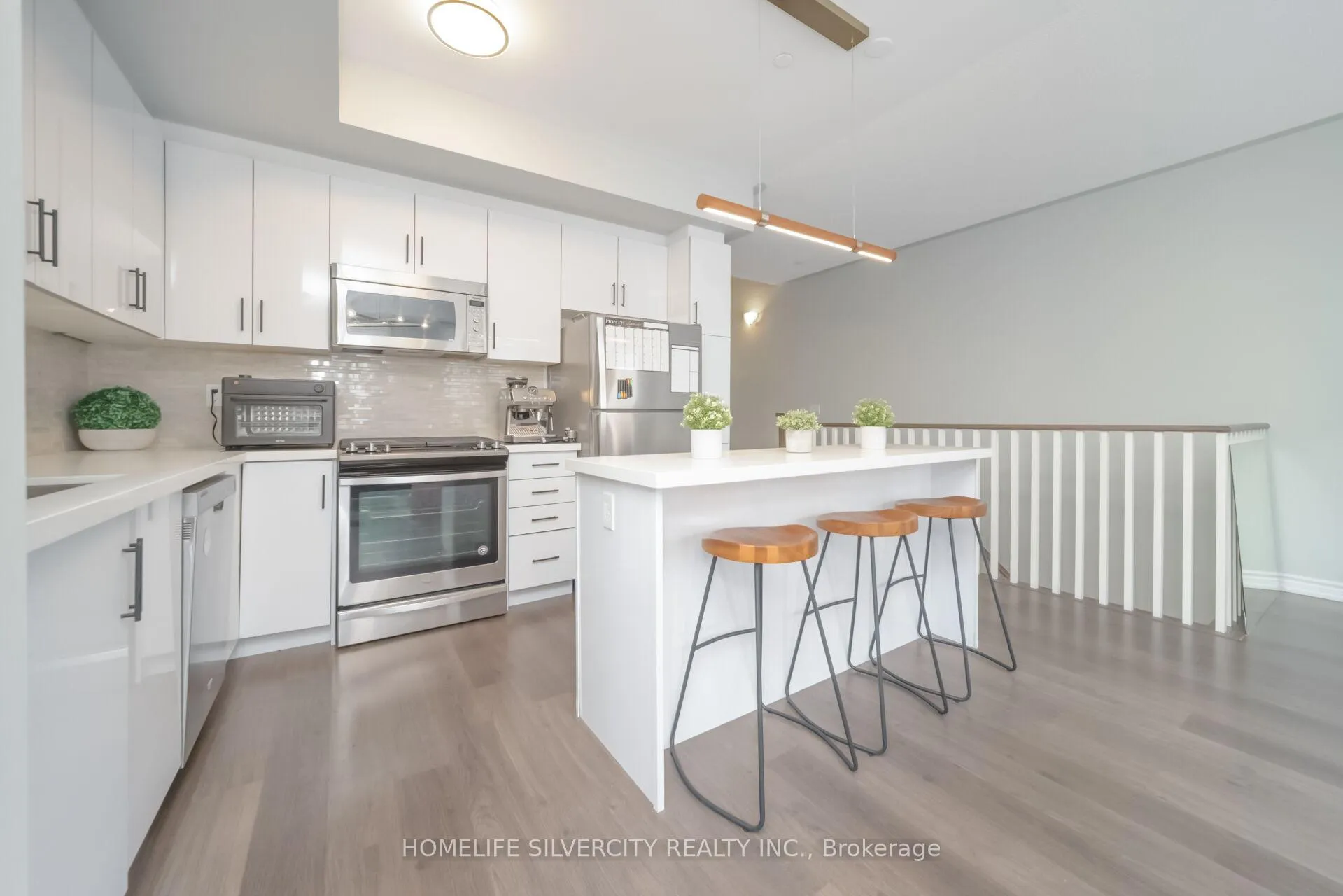 Photo 12 of Unit 4, 130 Long Branch Avenue, Etobicoke, Long Branch — HOMEH