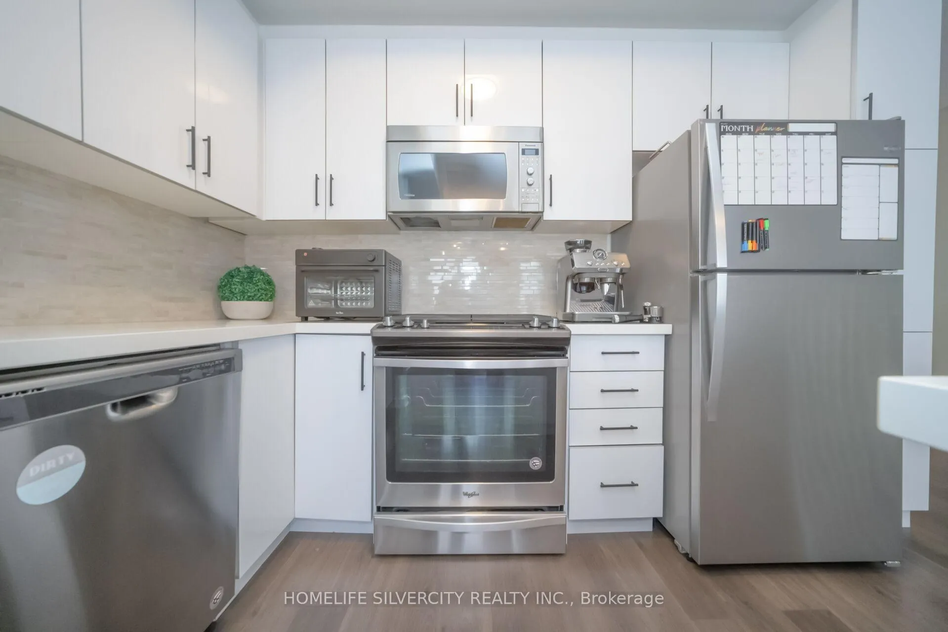 Photo 14 of Unit 4, 130 Long Branch Avenue, Etobicoke, Long Branch — HOMEH
