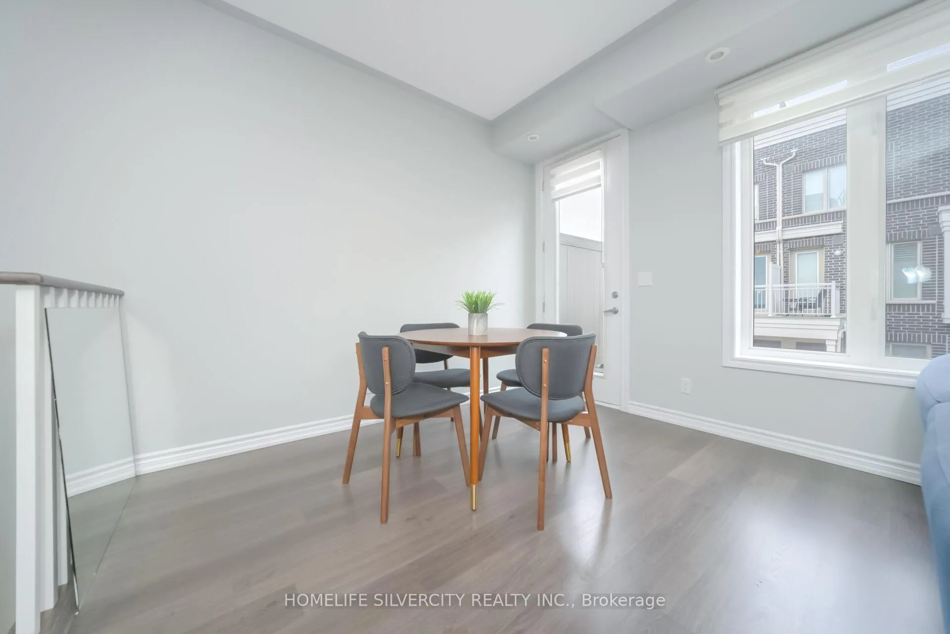 Photo 21 of Unit 4, 130 Long Branch Avenue, Etobicoke, Long Branch — HOMEH