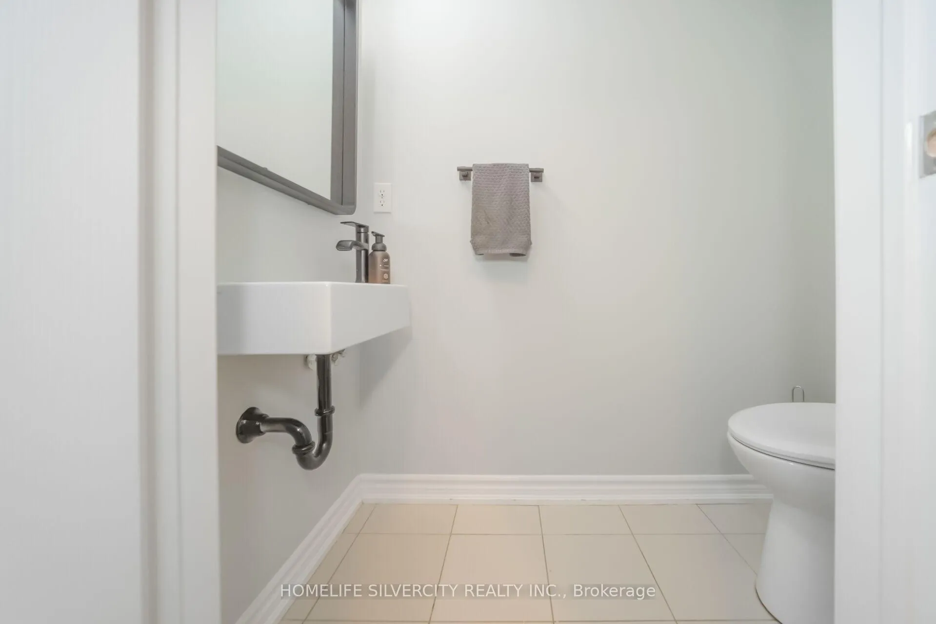 Photo 27 of Unit 4, 130 Long Branch Avenue, Etobicoke, Long Branch — HOMEH