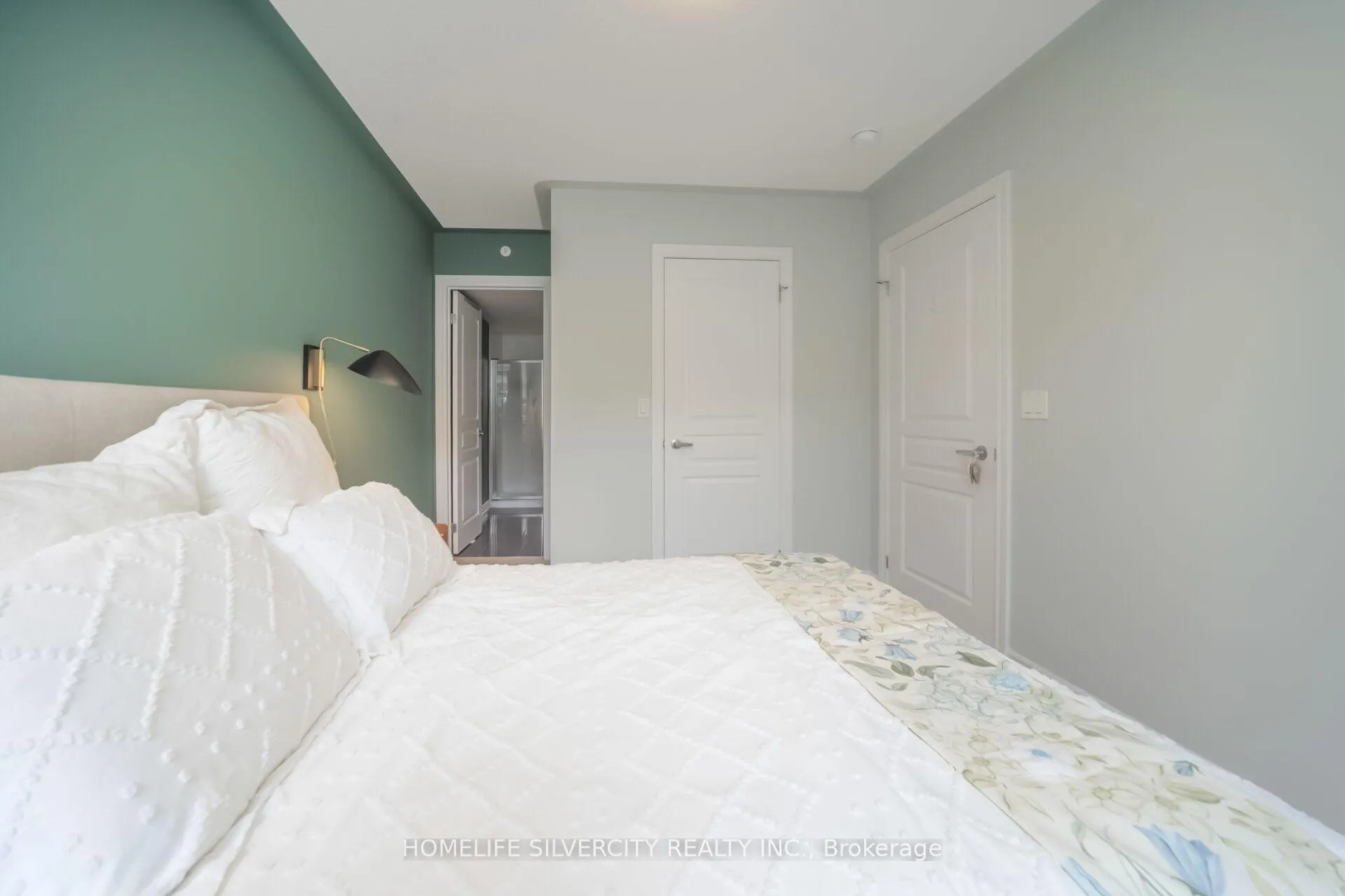 Photo 37 of Unit 4, 130 Long Branch Avenue, Etobicoke, Long Branch — HOMEH