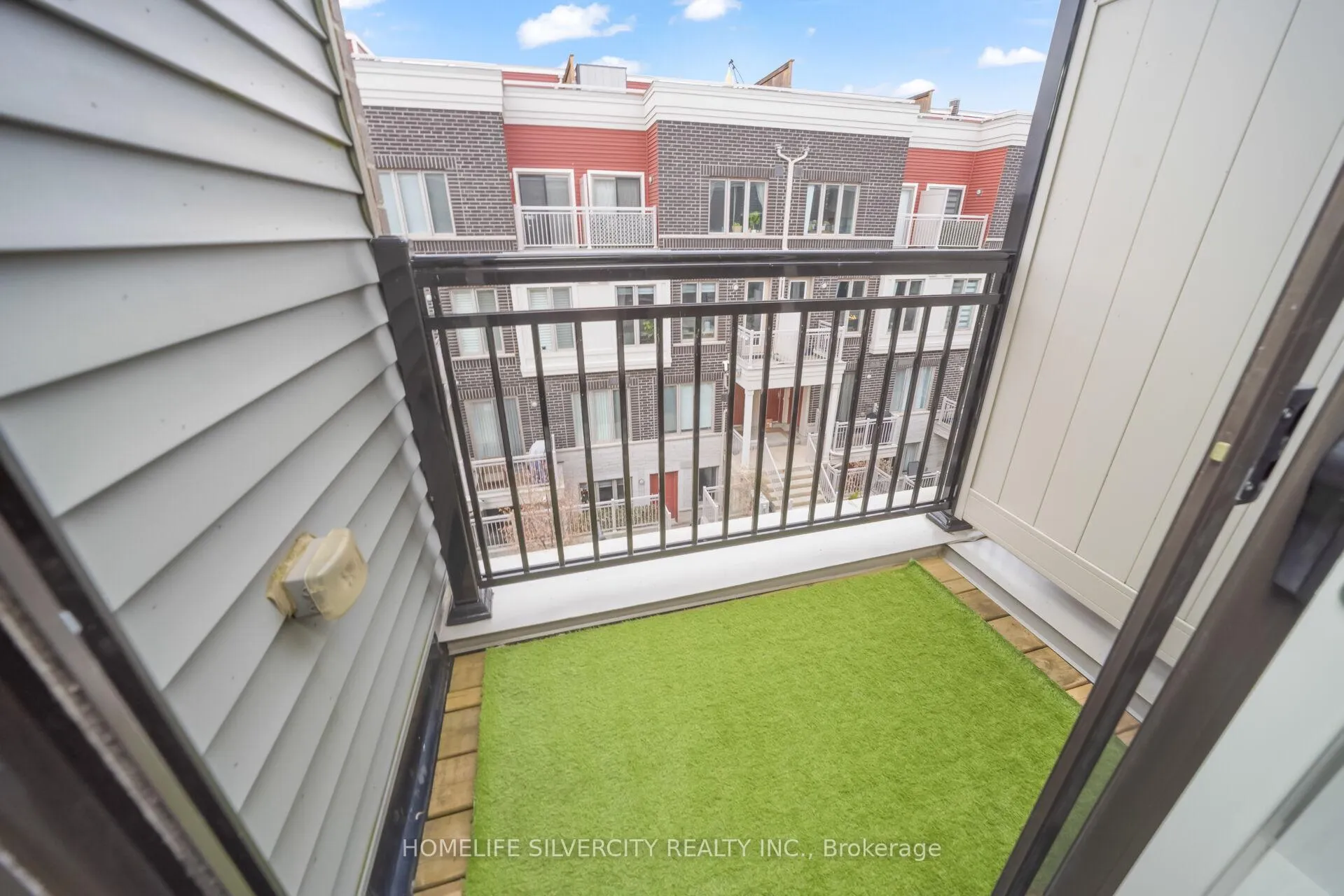 Photo 40 of Unit 4, 130 Long Branch Avenue, Etobicoke, Long Branch — HOMEH