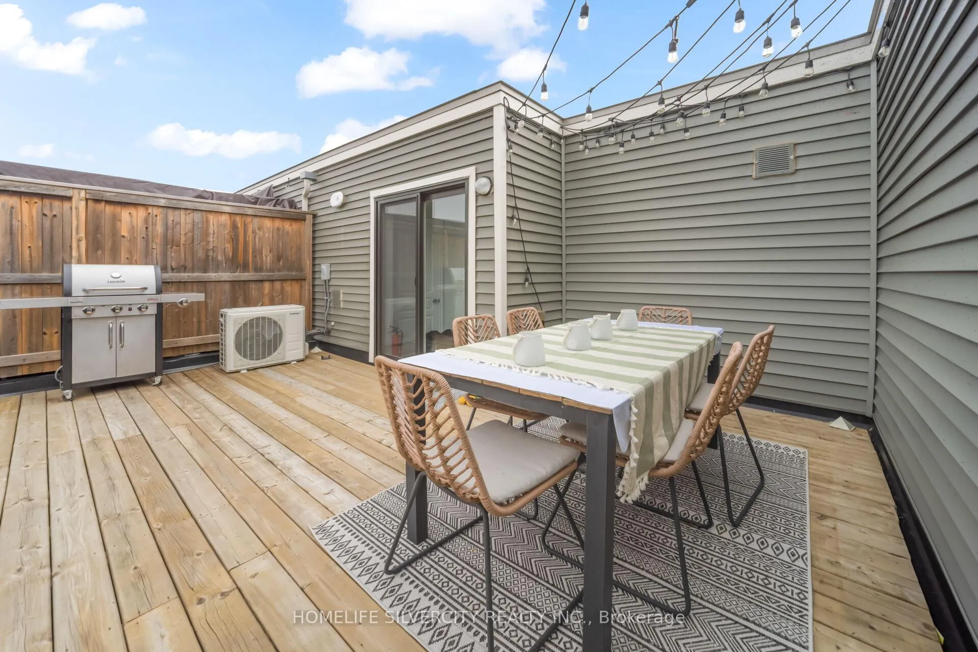 Photo 46 of Unit 4, 130 Long Branch Avenue, Etobicoke, Long Branch — HOMEH