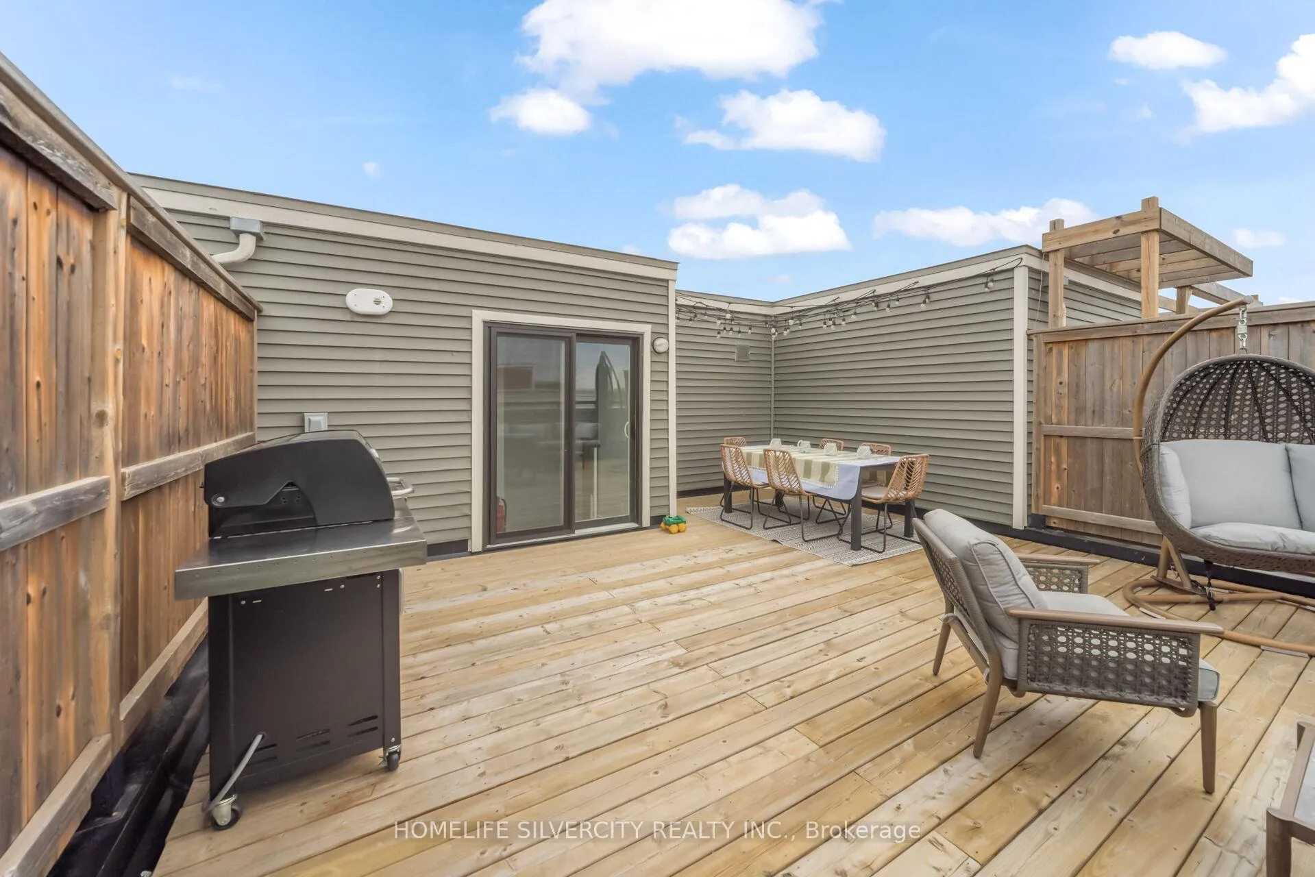 Photo 48 of Unit 4, 130 Long Branch Avenue, Etobicoke, Long Branch — HOMEH