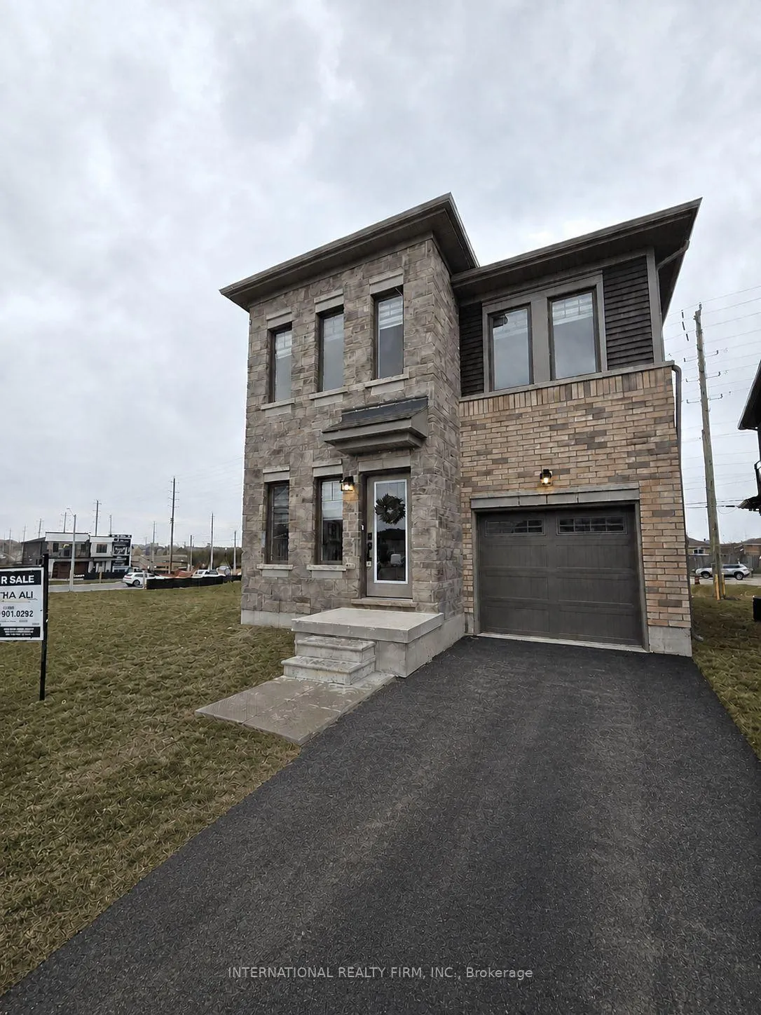 Front of 23 Harvest Crescent