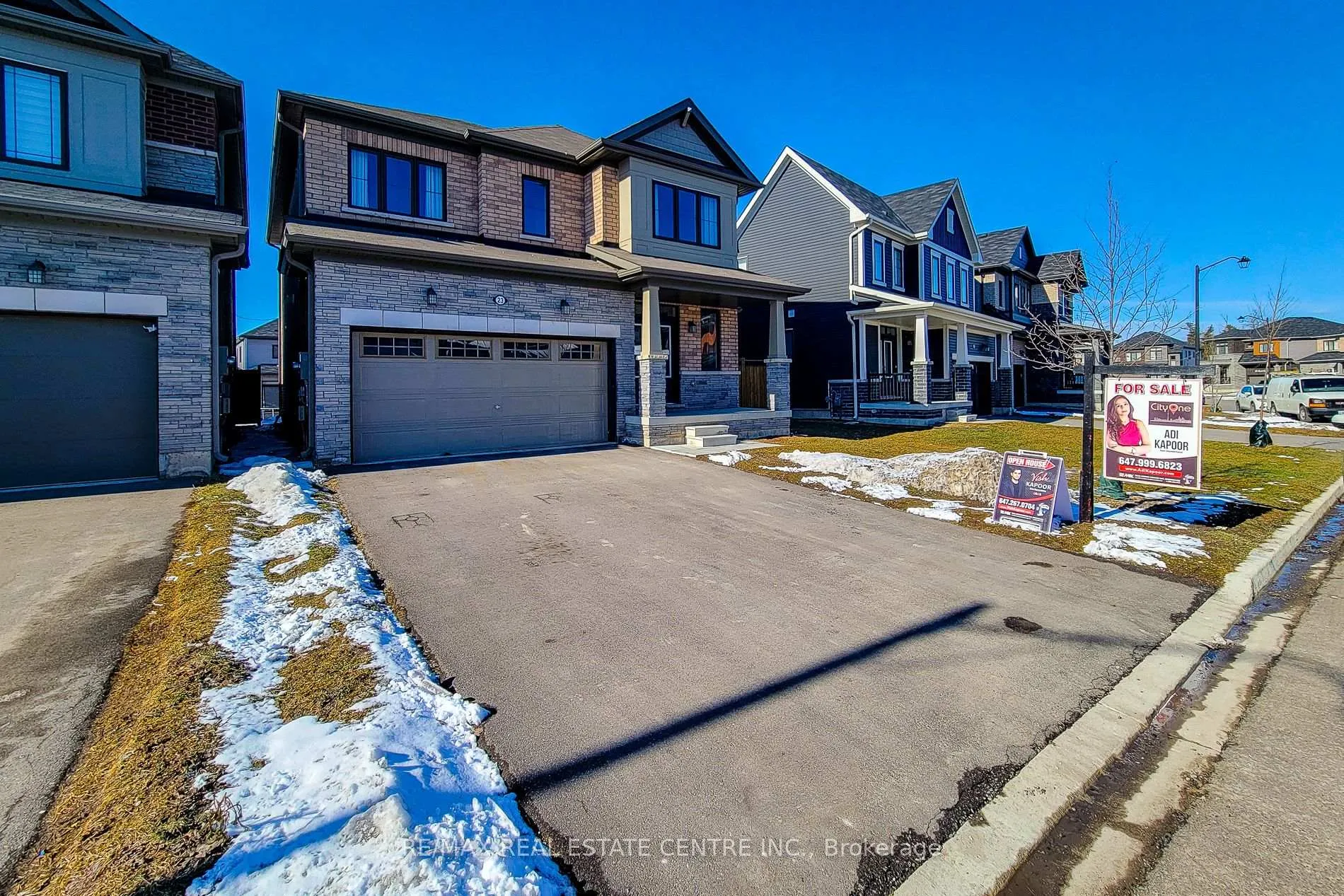 Photo 3 of 23 Hawick Crescent, Haldimand — HOMEH