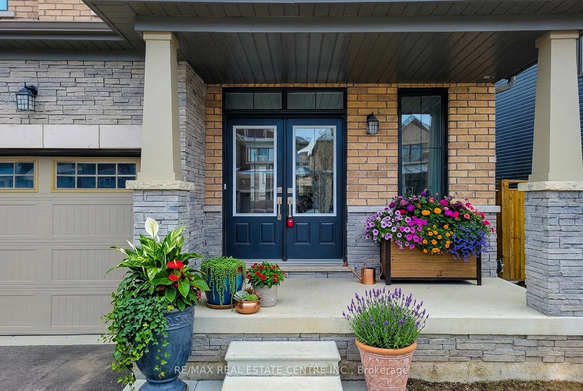 Photo 5 of 23 Hawick Crescent, Haldimand — HOMEH