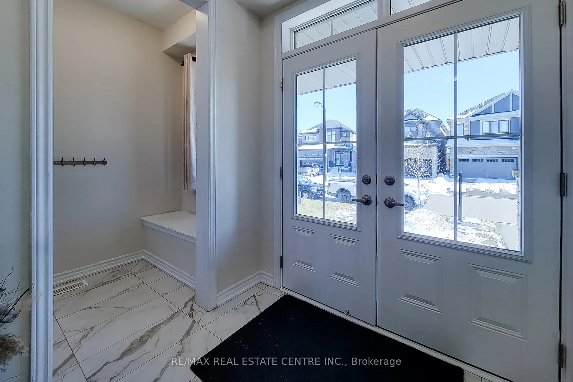 Photo 7 of 23 Hawick Crescent, Haldimand — HOMEH