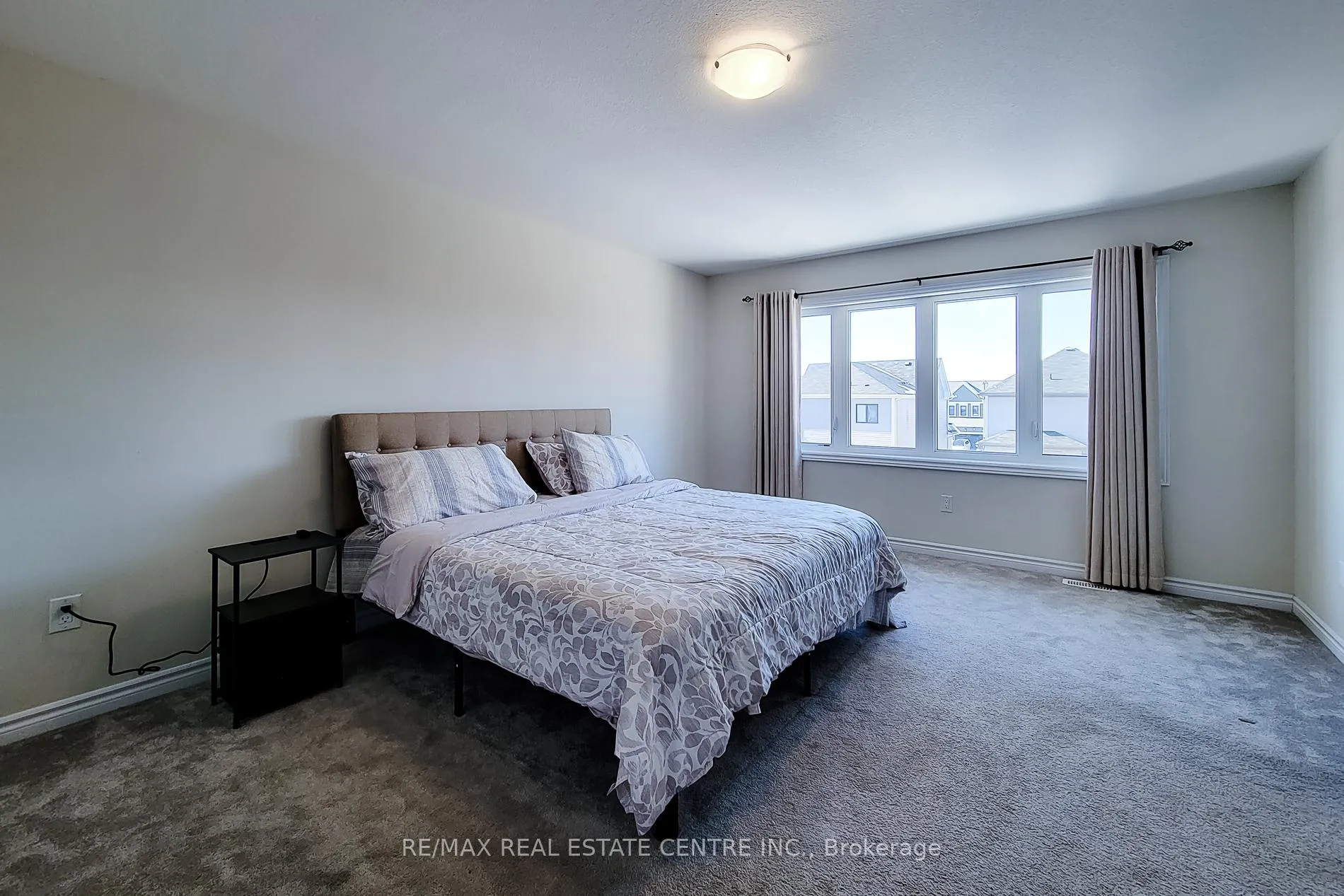 Photo 26 of 23 Hawick Crescent, Haldimand — HOMEH