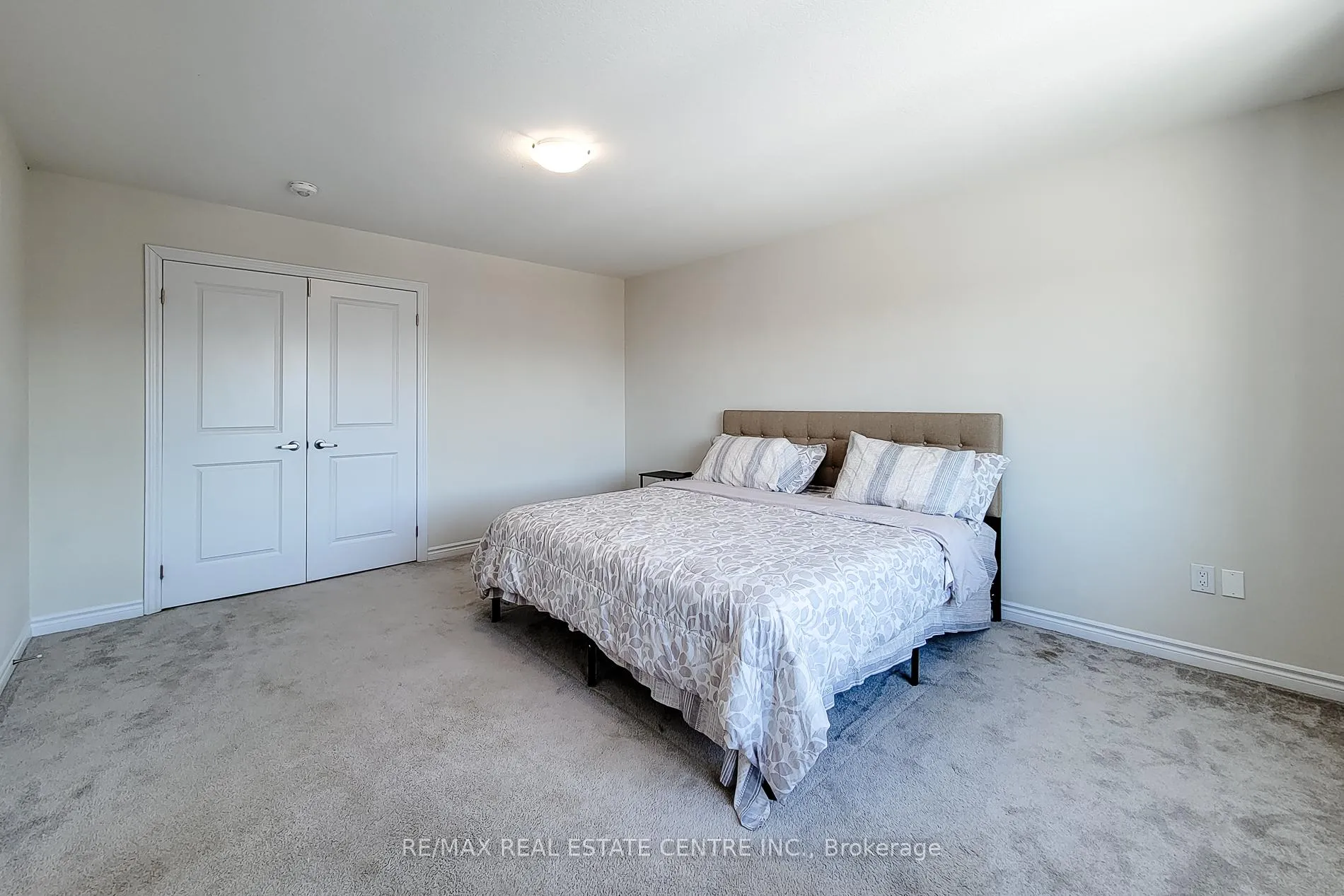 Photo 27 of 23 Hawick Crescent, Haldimand — HOMEH