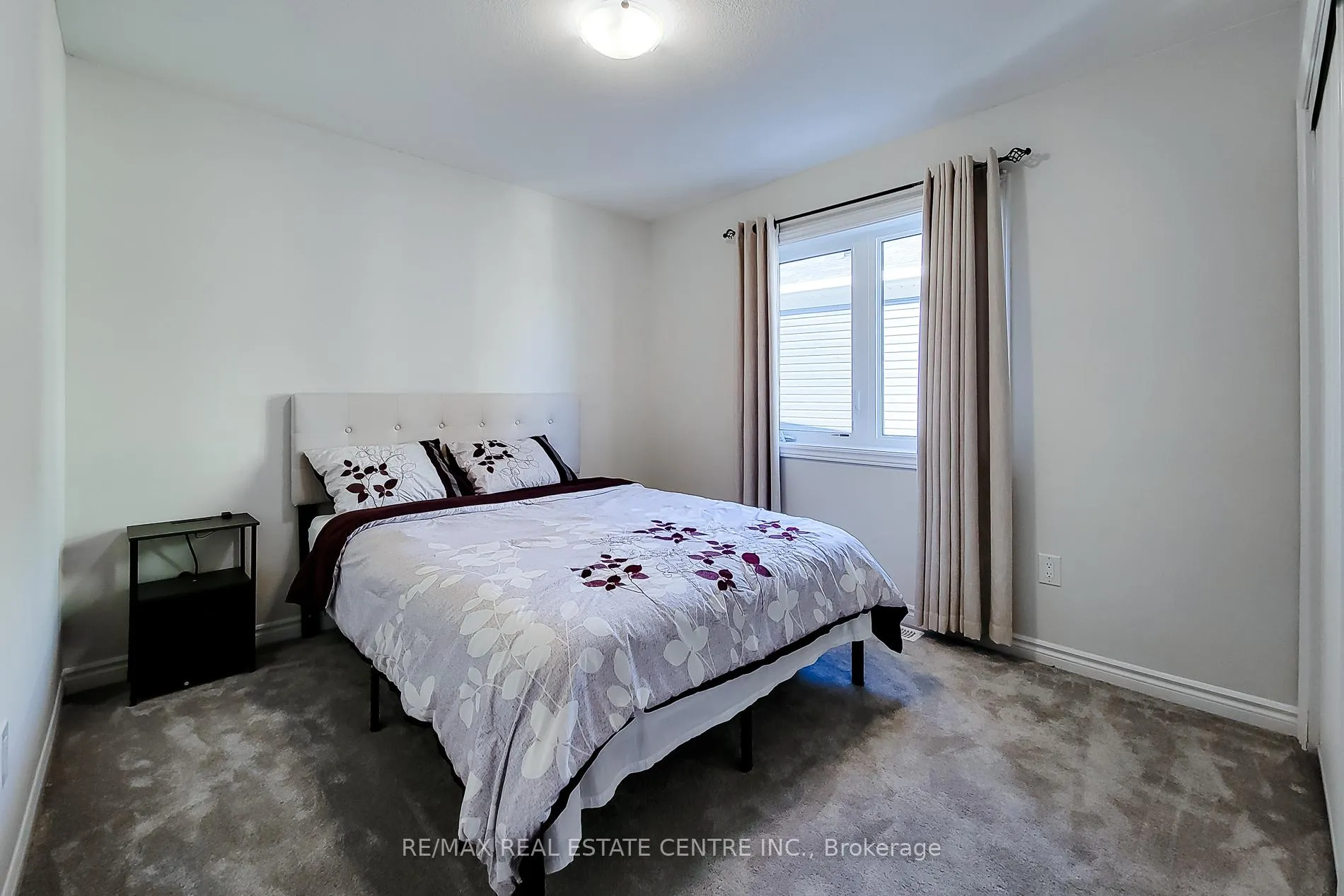 Photo 35 of 23 Hawick Crescent, Haldimand — HOMEH