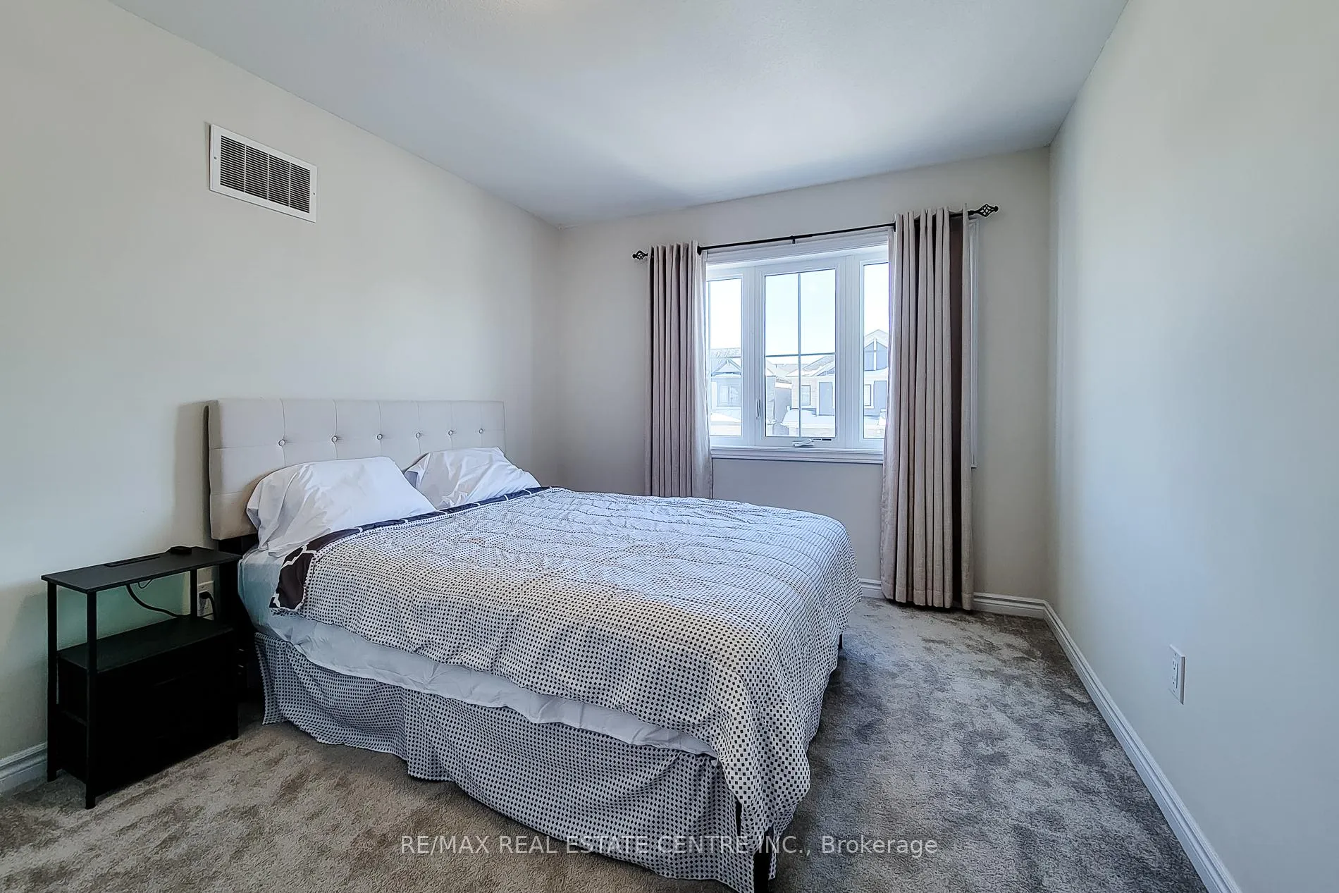 Photo 37 of 23 Hawick Crescent, Haldimand — HOMEH
