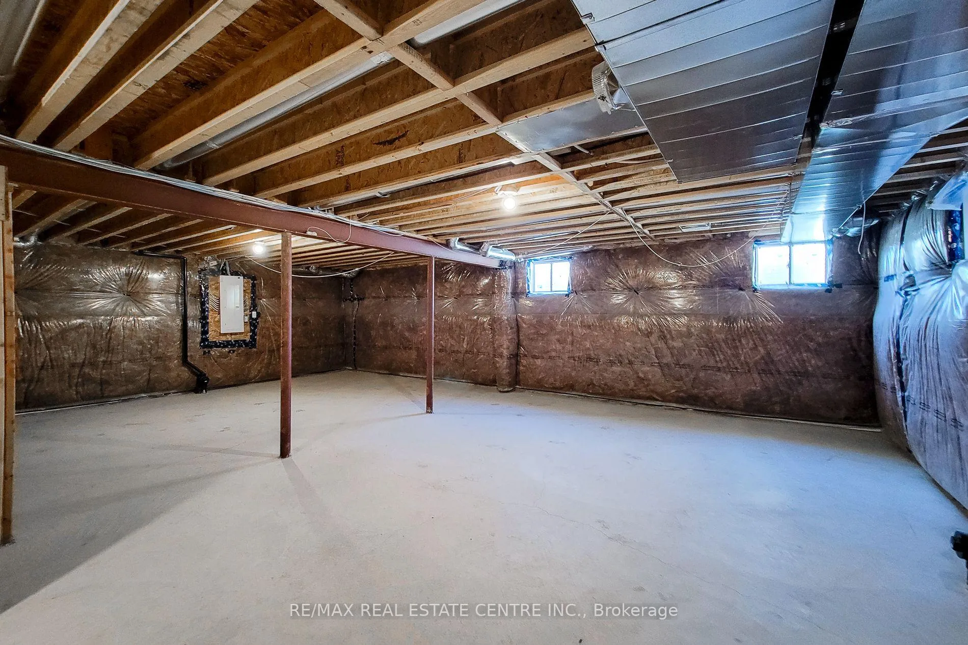 Photo 41 of 23 Hawick Crescent, Haldimand — HOMEH