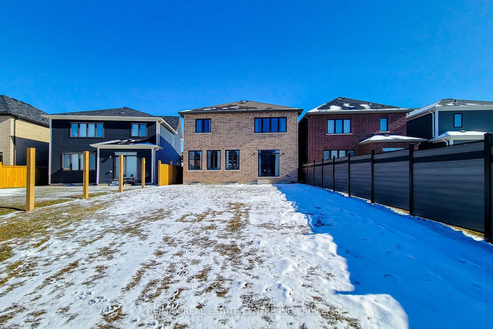 Photo 42 of 23 Hawick Crescent, Haldimand — HOMEH