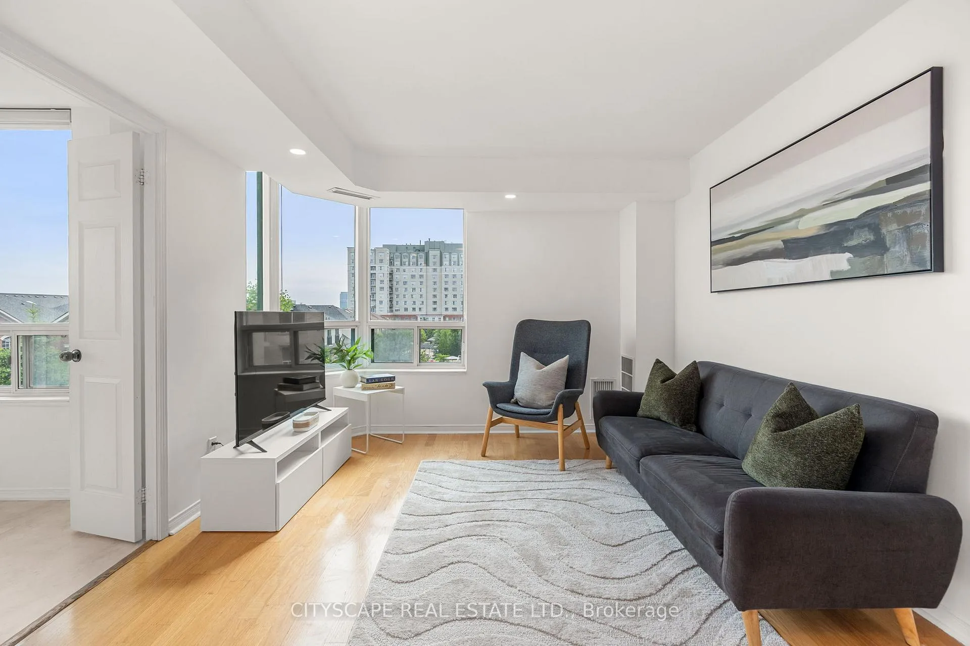 Photo 2 of Unit 503, 5 Emerald Lane, Vaughan, Crestwood-Springfarm-Yorkhill — HOMEH