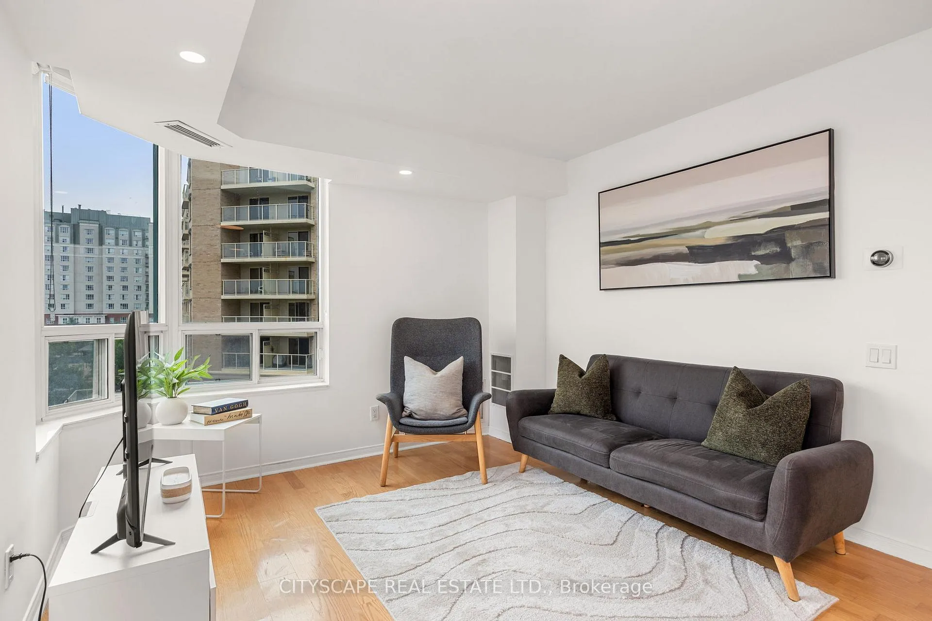 Photo 3 of Unit 503, 5 Emerald Lane, Vaughan, Crestwood-Springfarm-Yorkhill — HOMEH