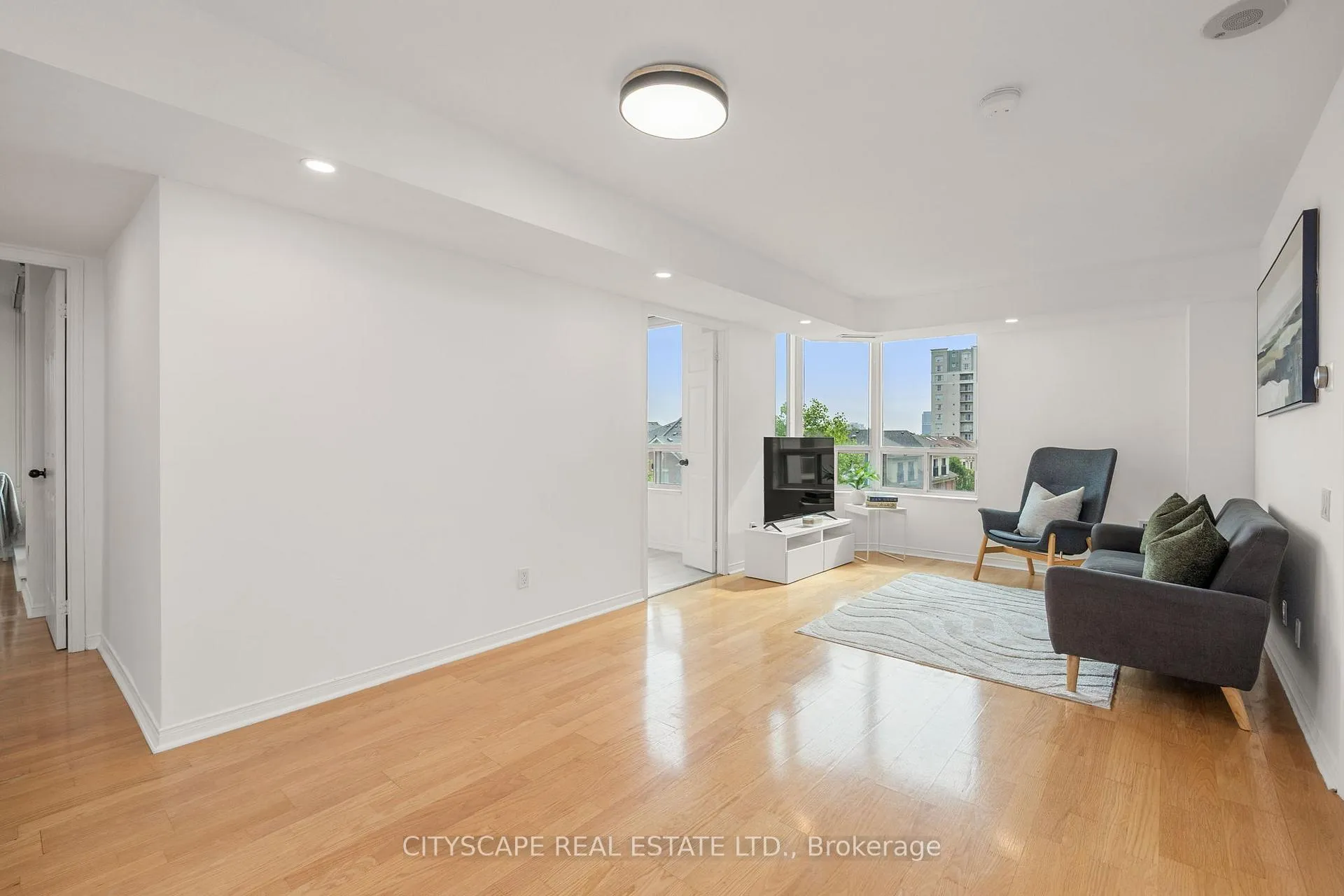 Photo 9 of Unit 503, 5 Emerald Lane, Vaughan, Crestwood-Springfarm-Yorkhill — HOMEH
