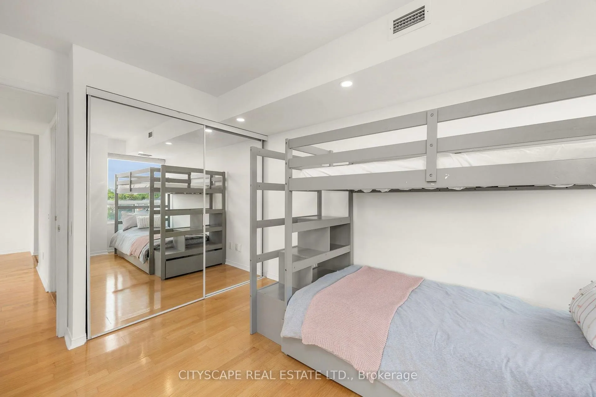 Photo 20 of Unit 503, 5 Emerald Lane, Vaughan, Crestwood-Springfarm-Yorkhill — HOMEH