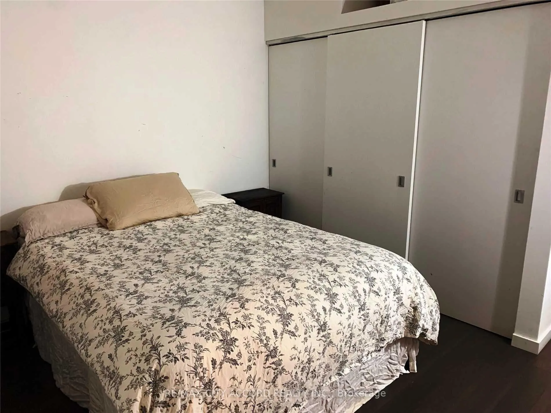 Photo 5 of Unit 705, 170 Bayview Avenue, Toronto, Waterfront Communities — HOMEH