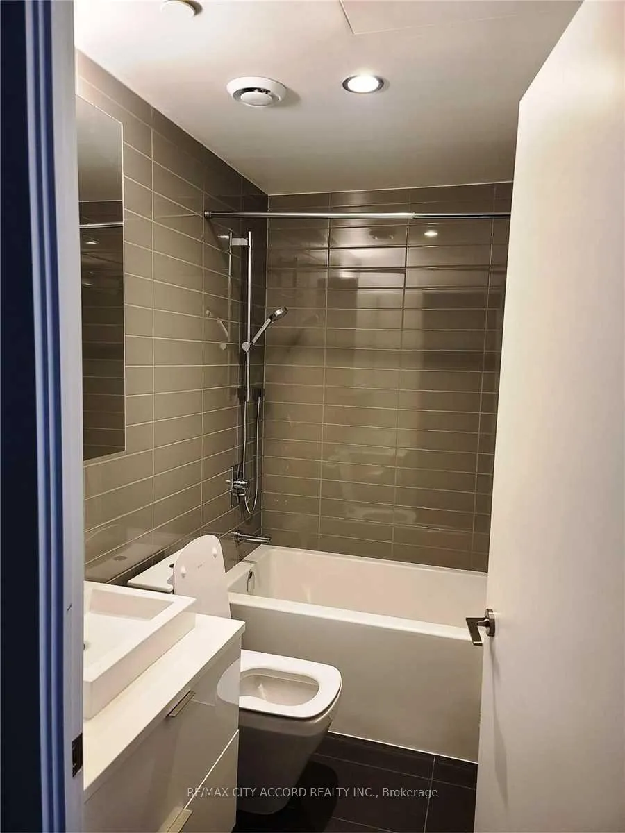 Photo 6 of Unit 705, 170 Bayview Avenue, Toronto, Waterfront Communities — HOMEH