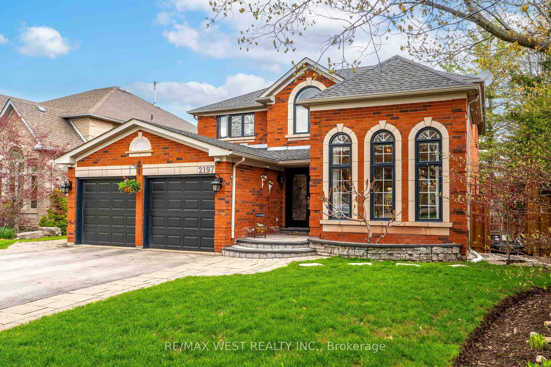 Front of 2197 Shaftesbury Court