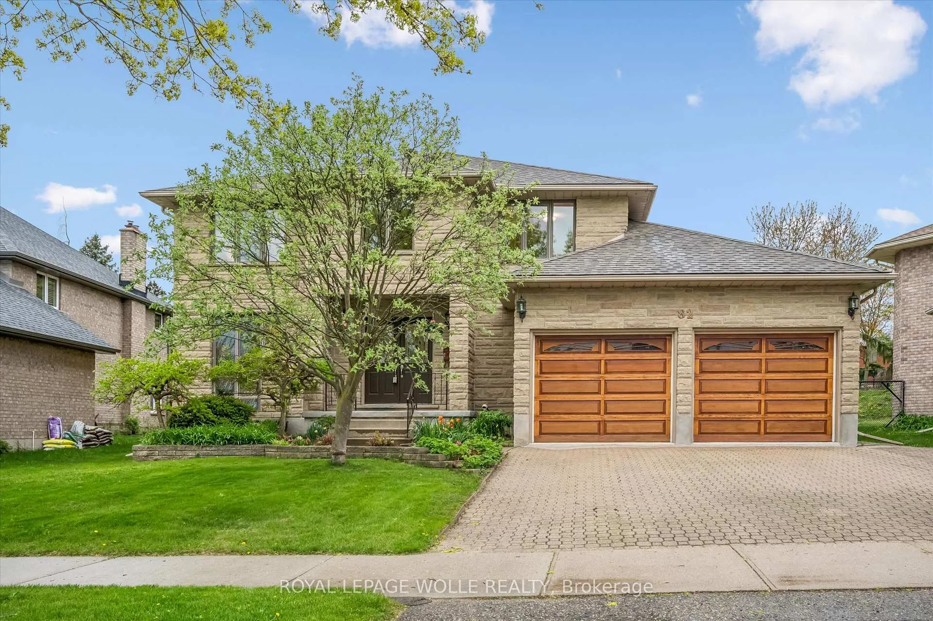 Photo 4 of 82 Corfield Drive, Kitchener — HOMEH