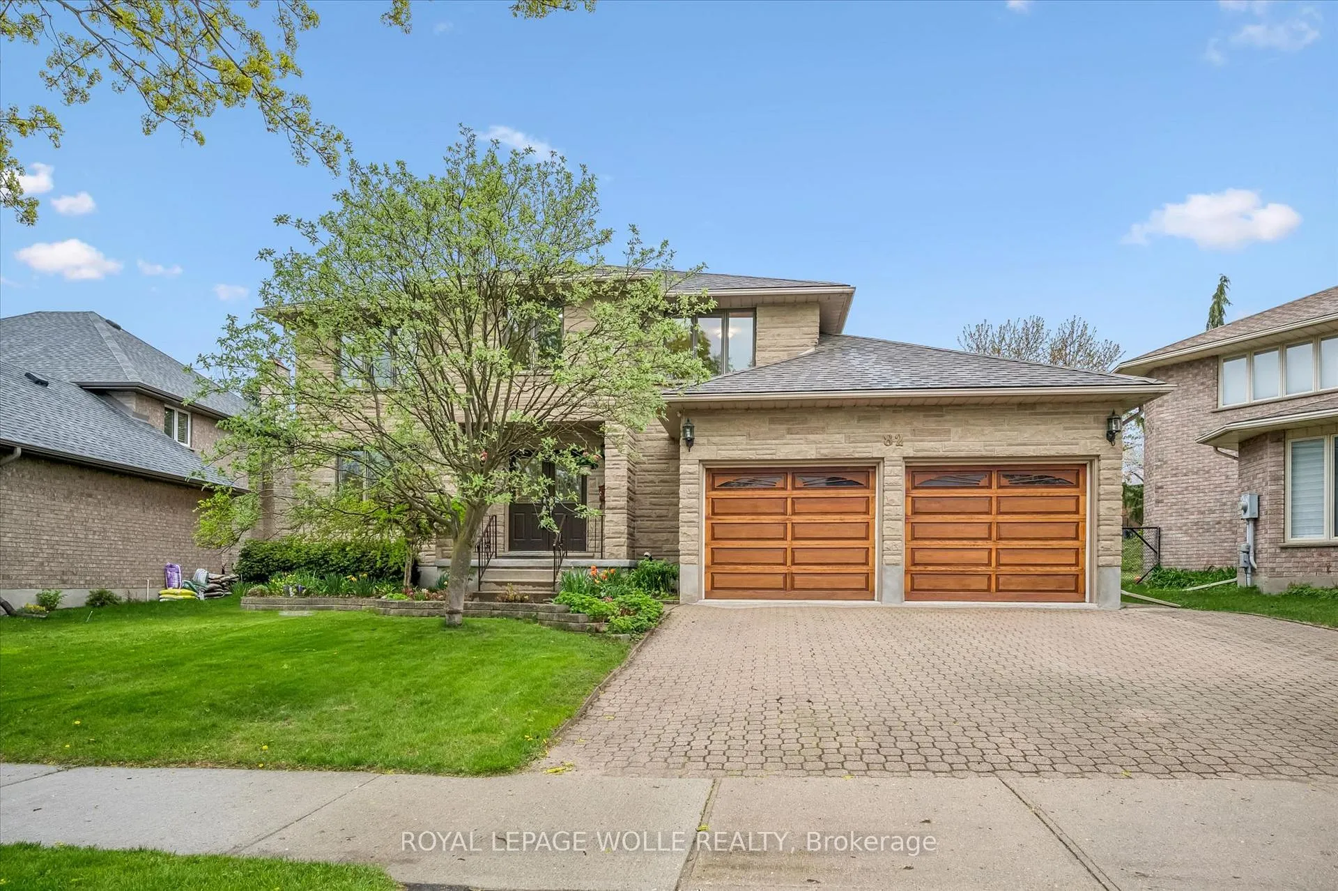 Photo 5 of 82 Corfield Drive, Kitchener — HOMEH