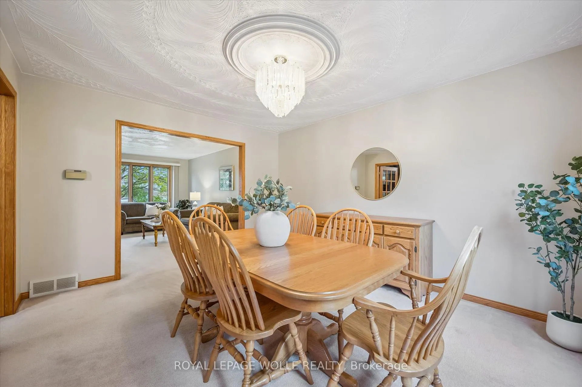Photo 11 of 82 Corfield Drive, Kitchener — HOMEH