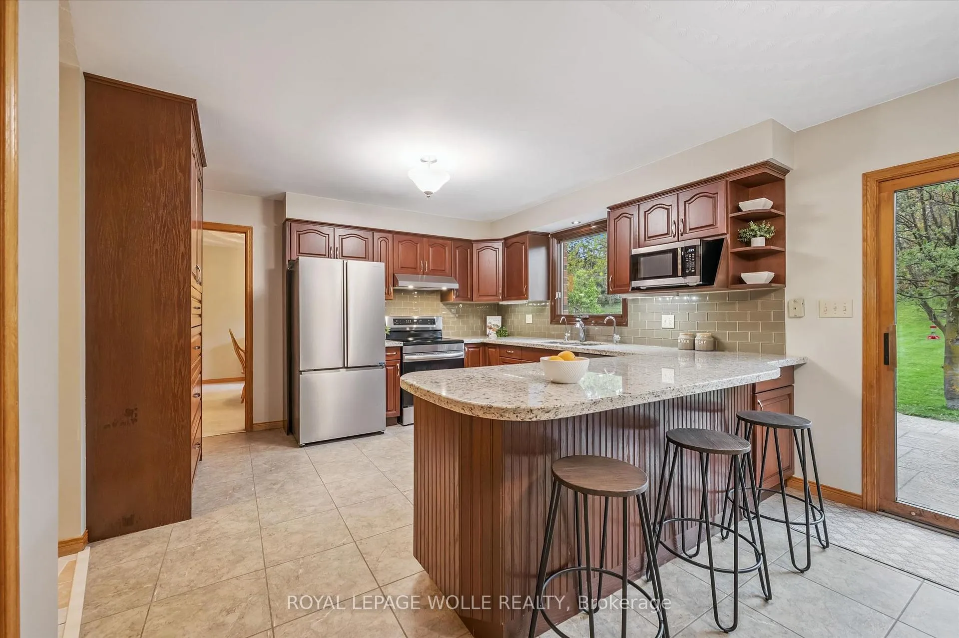 Photo 12 of 82 Corfield Drive, Kitchener — HOMEH