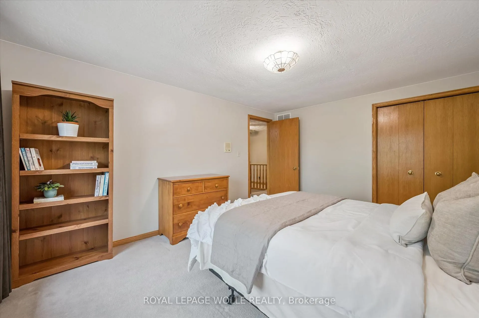 Photo 25 of 82 Corfield Drive, Kitchener — HOMEH