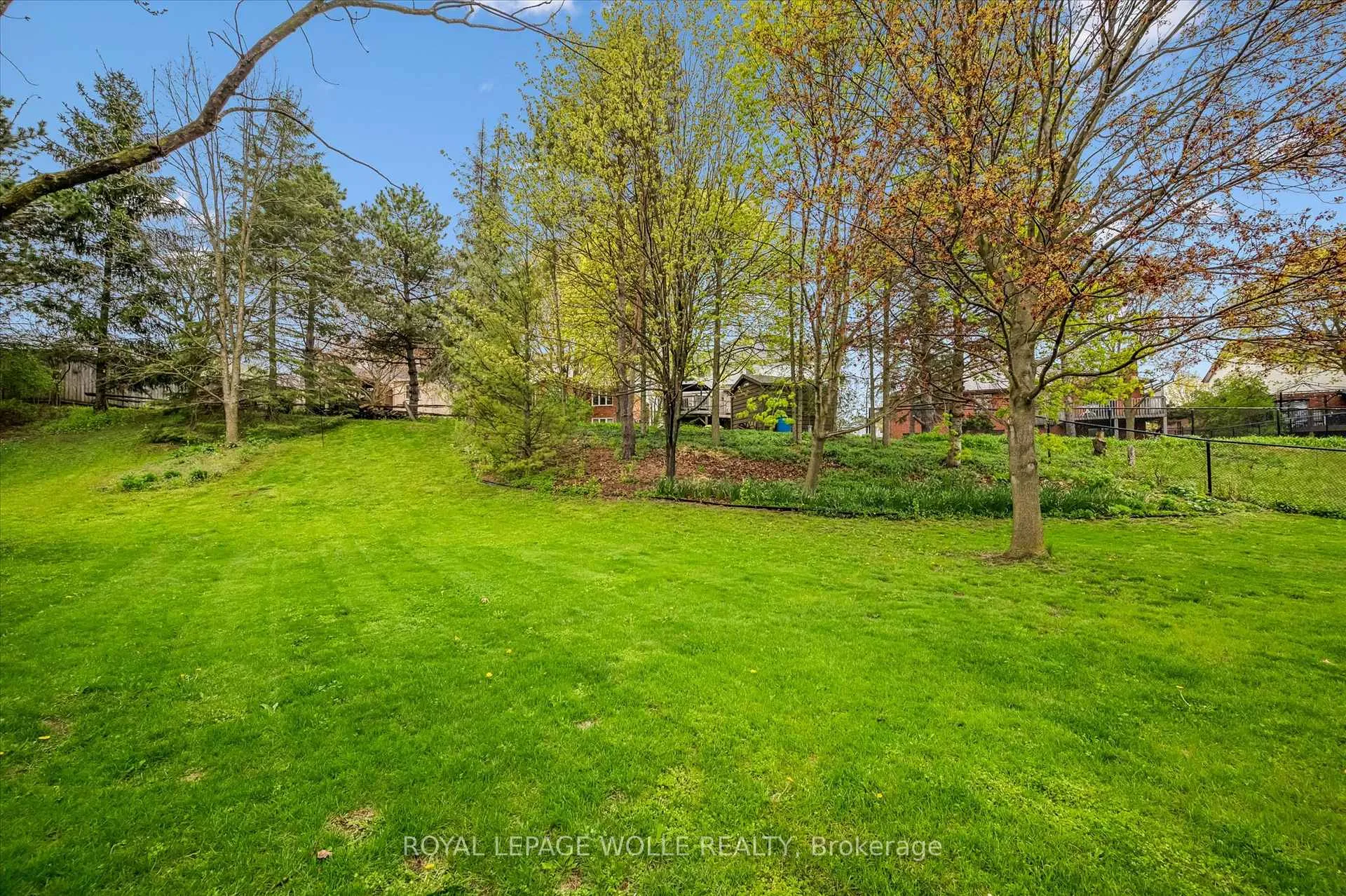Photo 45 of 82 Corfield Drive, Kitchener — HOMEH