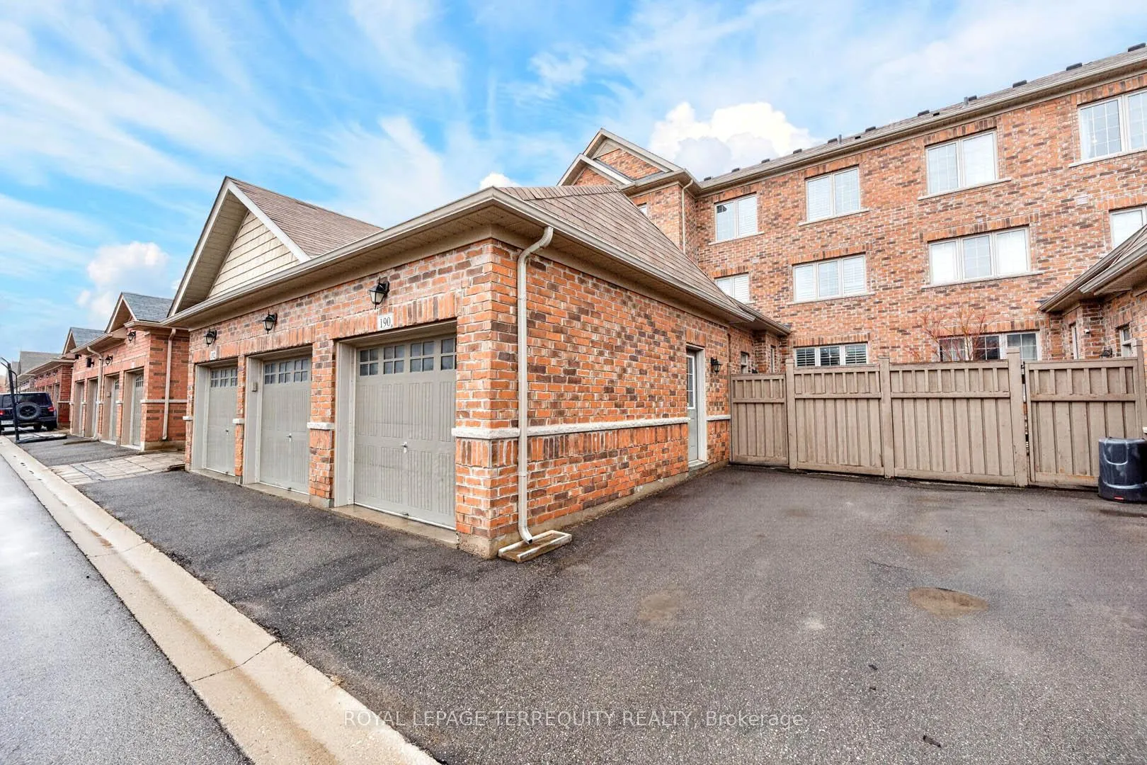 Photo 41 of 190 East's Corners Boulevard, Vaughan, Kleinburg — HOMEH