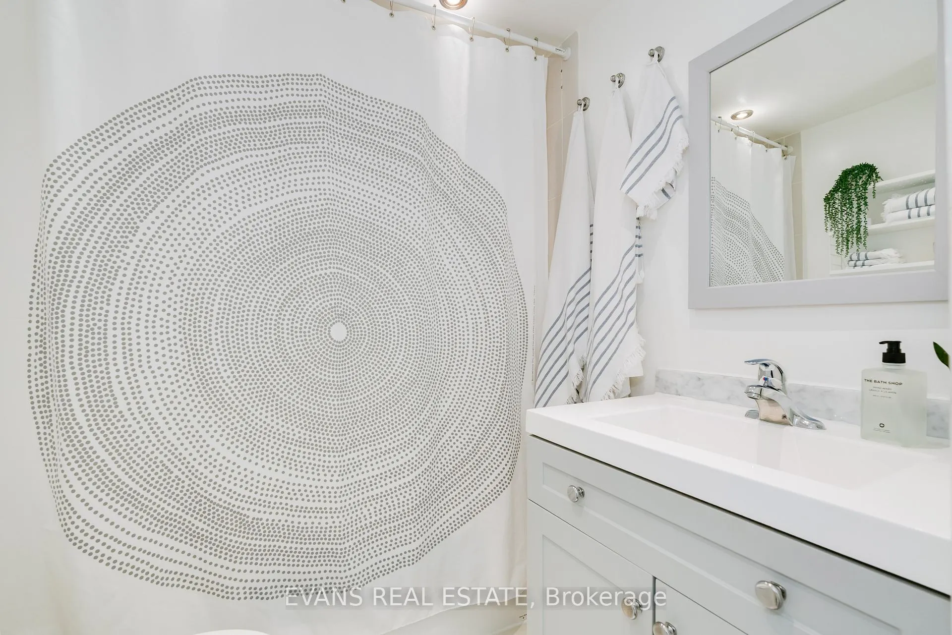 Photo 15 of 448 Gerrard Street E, Toronto, Cabbagetown-South St. James Town — HOMEH