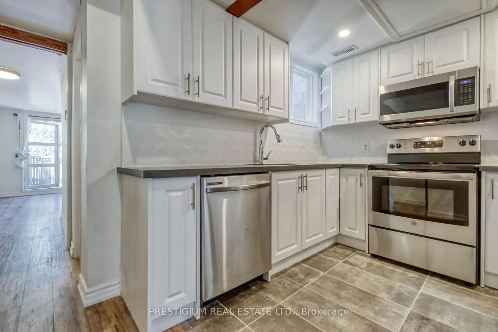 Photo 13 of 940A Queen Street W, Toronto, Trinity-Bellwoods — HOMEH