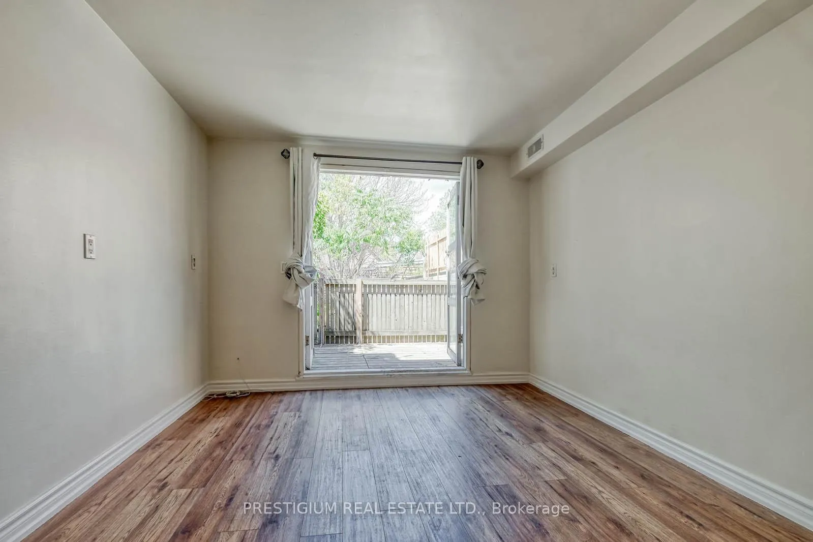 Photo 16 of 940A Queen Street W, Toronto, Trinity-Bellwoods — HOMEH