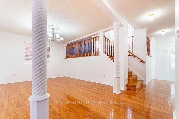 Photo 5 of 78 Fairhill Avenue, Brampton, Fletcher's Meadow — HOMEH