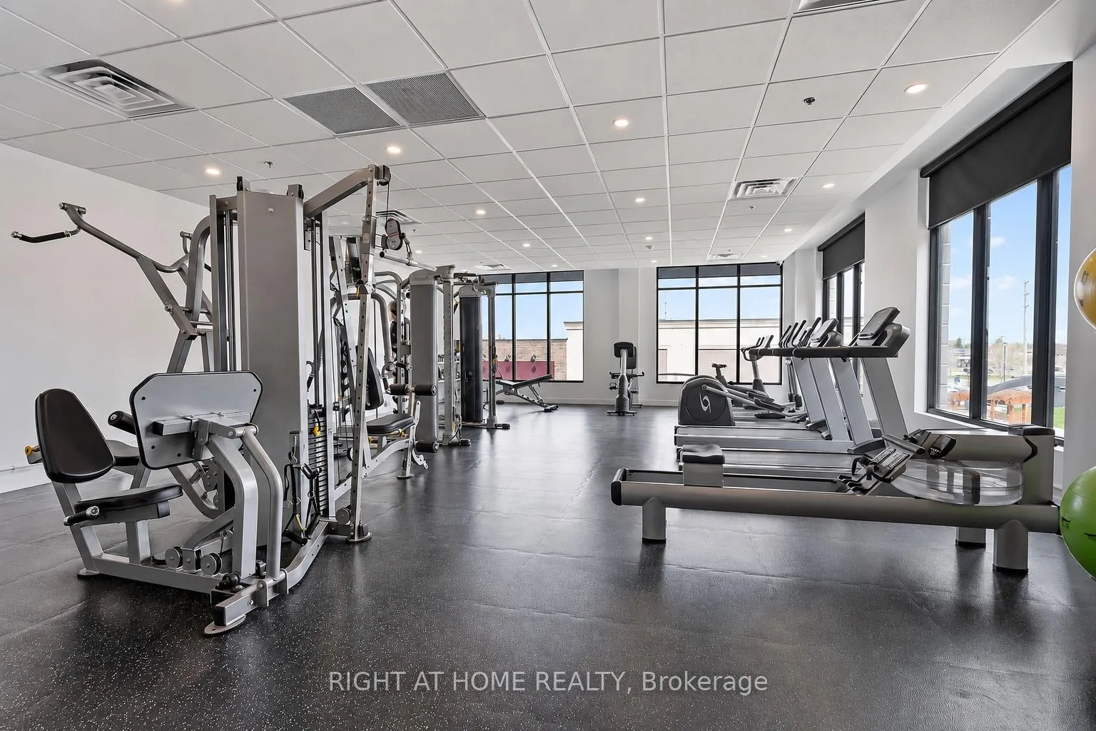 Photo 10 of Unit 507, 300B Fourth Avenue, St. Catharines, Ridley — HOMEH