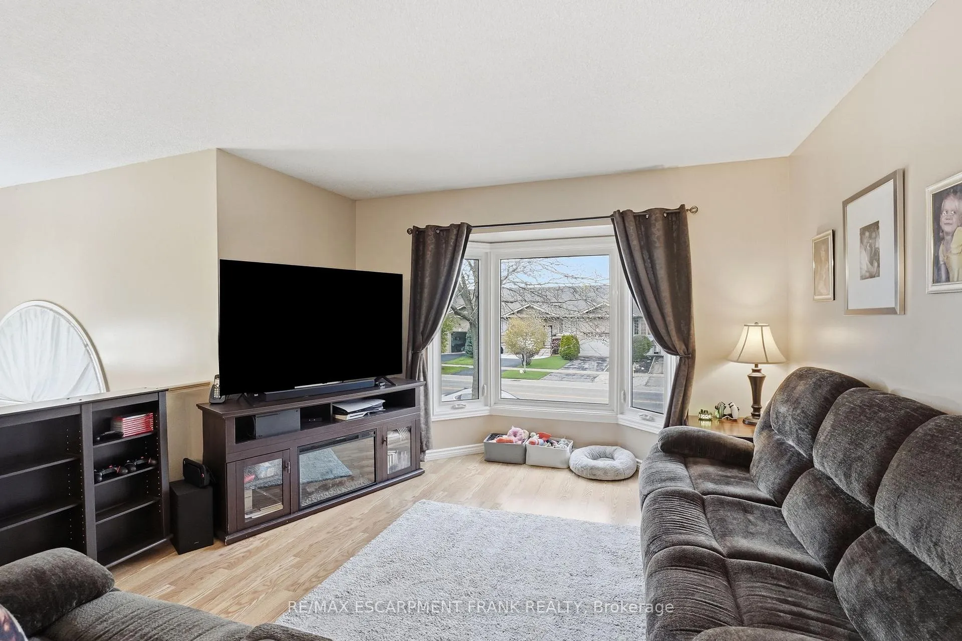 Photo 11 of 593 Grey Street, Brantford, Echo Place — HOMEH