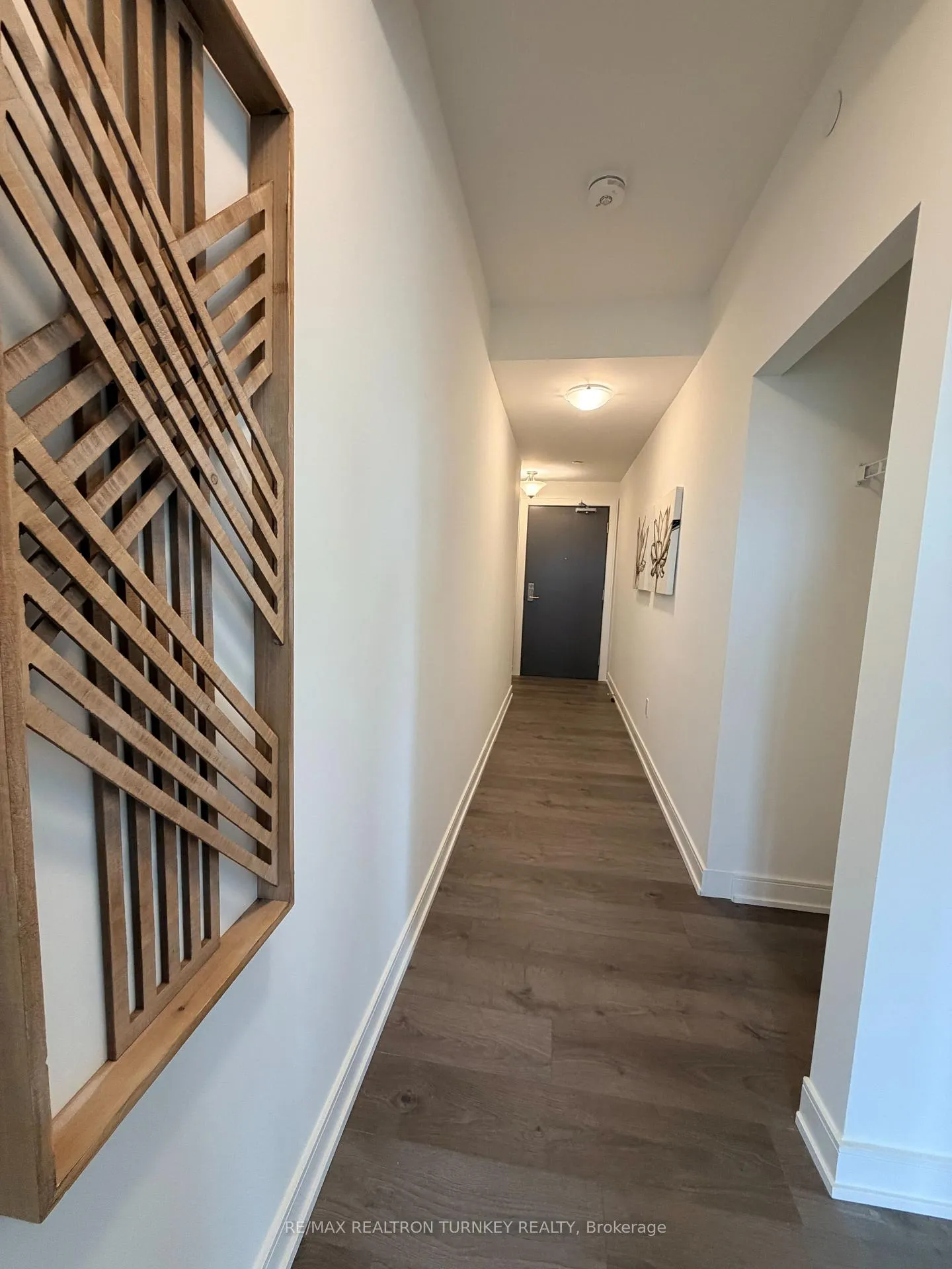 Photo 14 of Unit 1303, 705 Davis Drive, Newmarket, Huron Heights-Leslie Valley — HOMEH