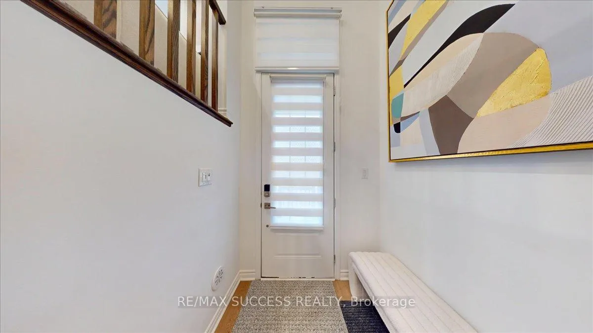 Photo 3 of 3071 Travertine Drive, Oakville, Northwest — HOMEH