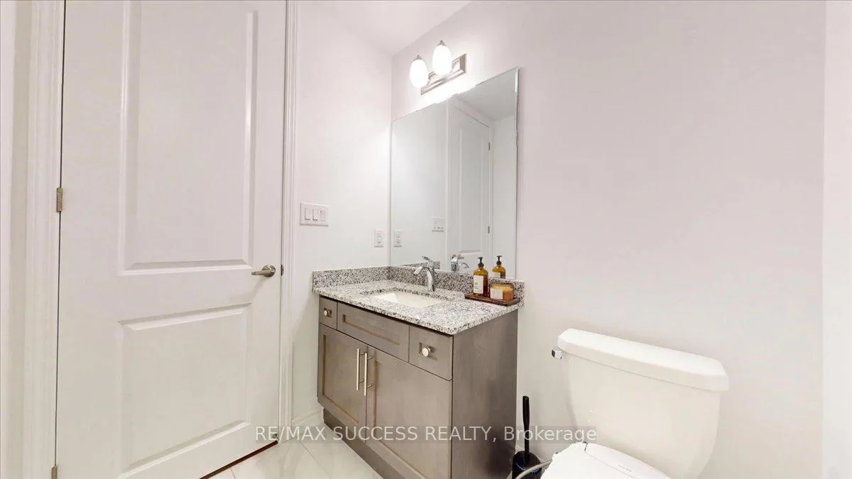 Photo 8 of 3071 Travertine Drive, Oakville, Northwest — HOMEH