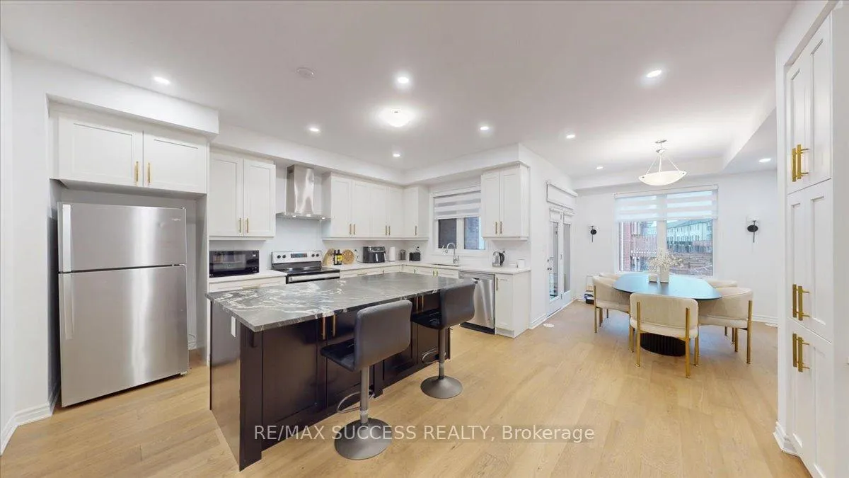 Photo 14 of 3071 Travertine Drive, Oakville, Northwest — HOMEH