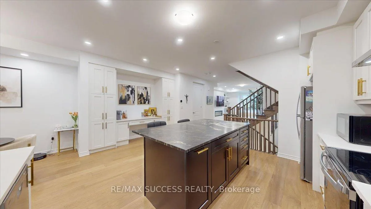 Photo 18 of 3071 Travertine Drive, Oakville, Northwest — HOMEH