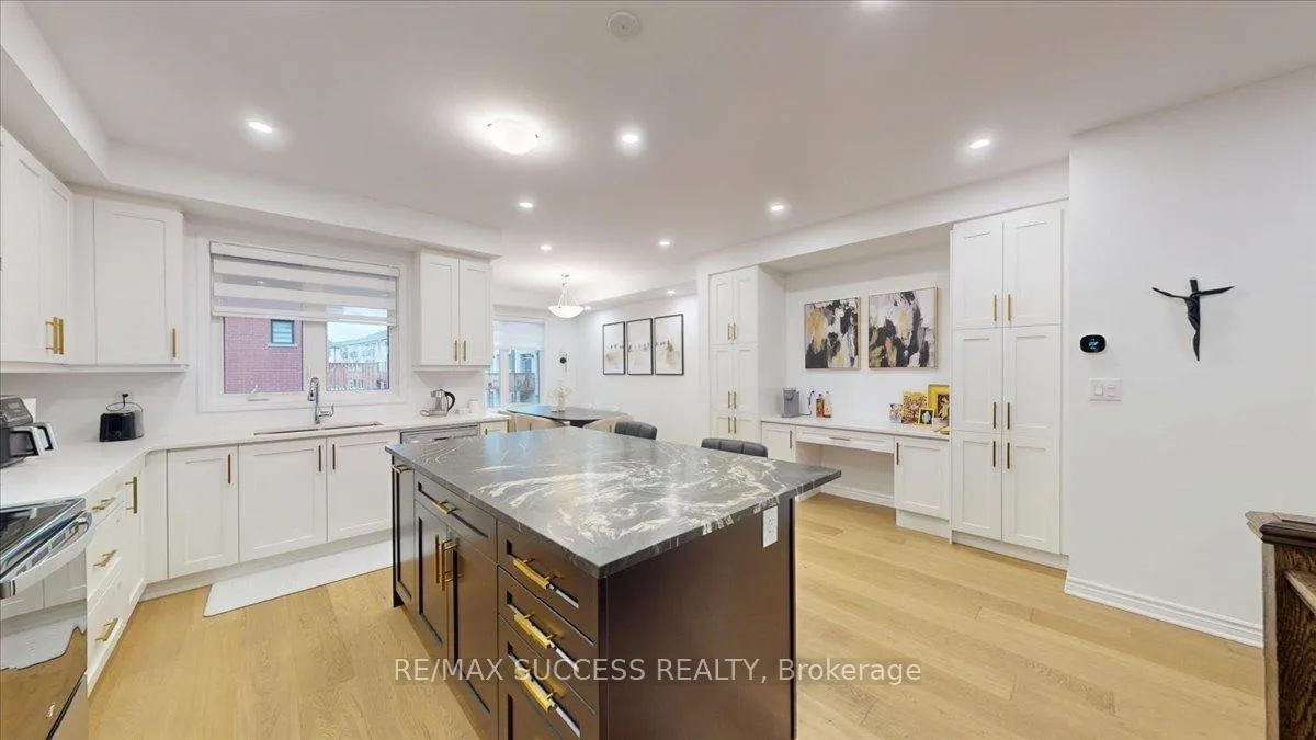 Photo 19 of 3071 Travertine Drive, Oakville, Northwest — HOMEH