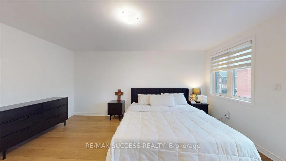 Photo 30 of 3071 Travertine Drive, Oakville, Northwest — HOMEH
