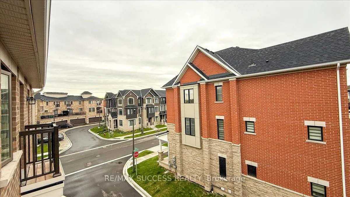 Photo 32 of 3071 Travertine Drive, Oakville, Northwest — HOMEH