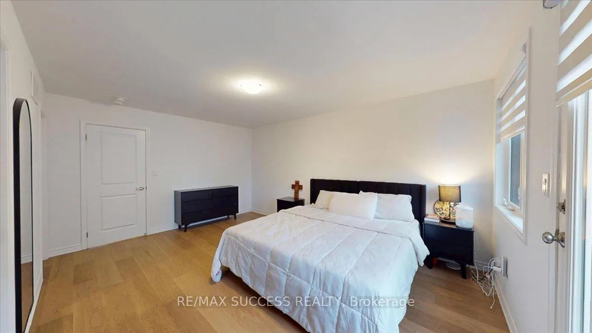 Photo 33 of 3071 Travertine Drive, Oakville, Northwest — HOMEH