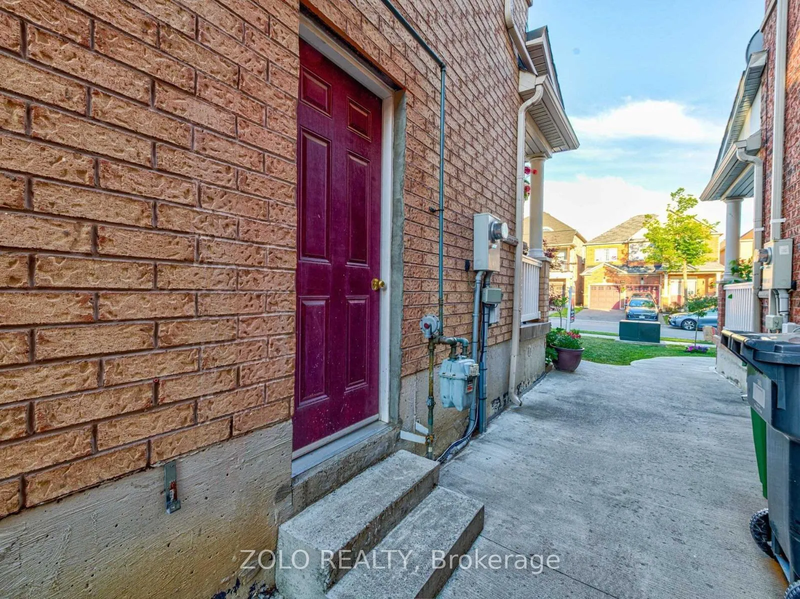 Photo 2 of Unit (BASEMENT), 88 Maddybeth Crescent, Brampton, Bram West — HOMEH