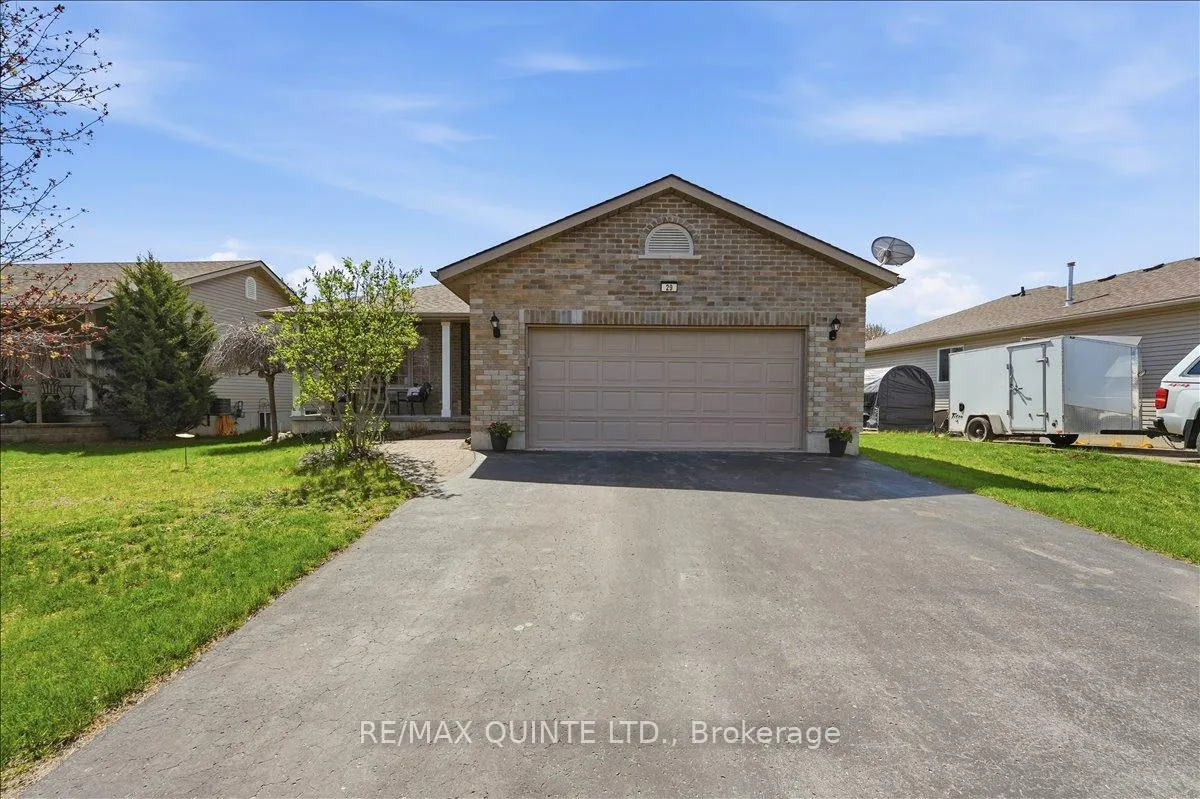 Photo 2 of 29 Stonegate Crescent, Quinte West, Frankford Ward — HOMEH