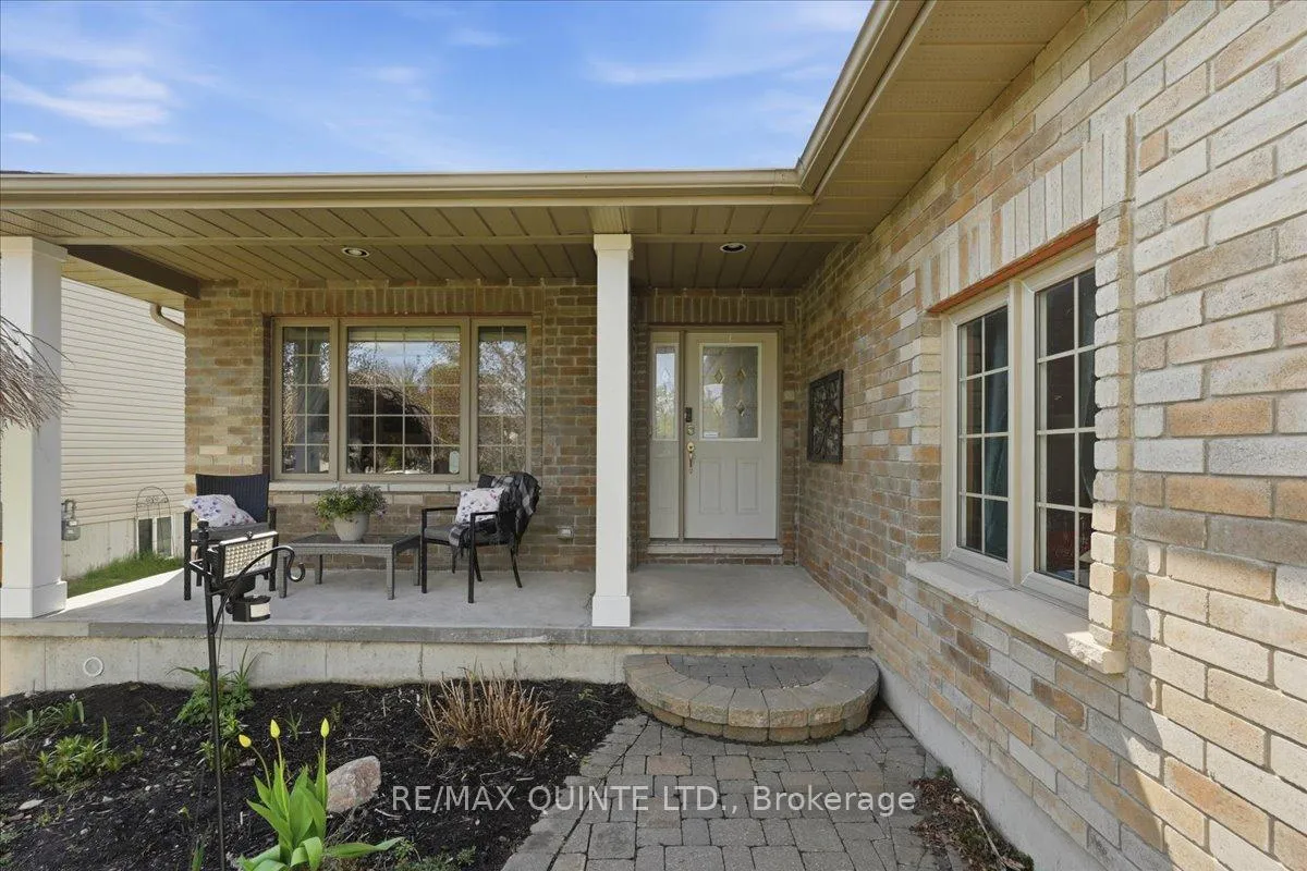 Photo 4 of 29 Stonegate Crescent, Quinte West, Frankford Ward — HOMEH